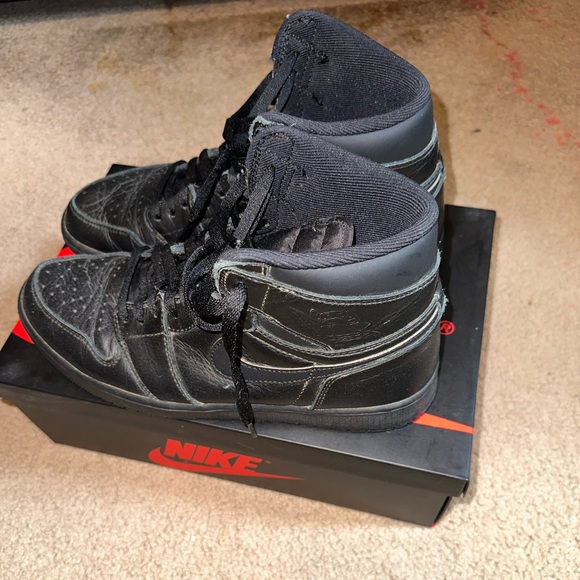 Jordan Retro 1 high. Size 11 with original box - Picture 4 of 8